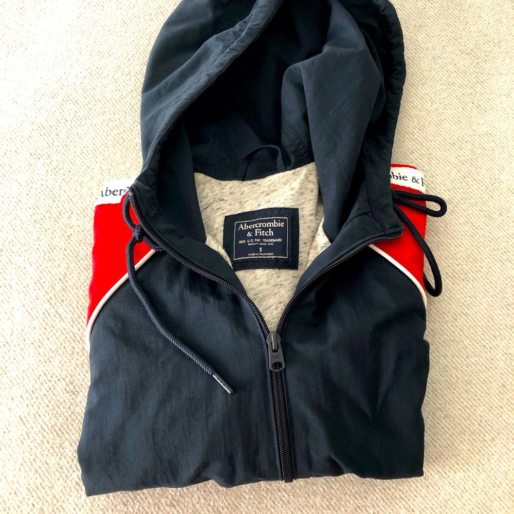Like New Fully Lined Windbreaker